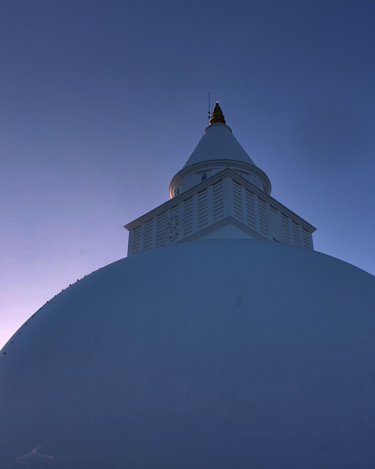 Kiri Vehera stupa at dusk, Kataragama